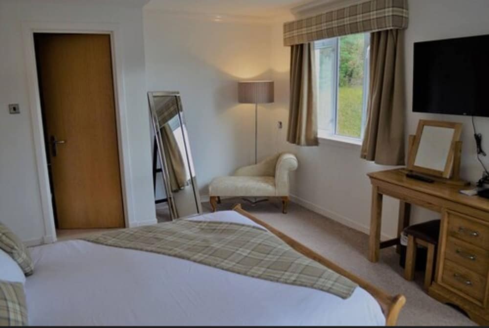 Loch Long Hotel 12/47