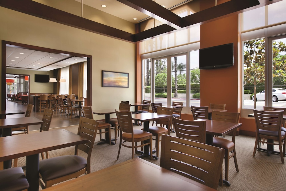 Hyatt Place Riverside Downtown 44/60