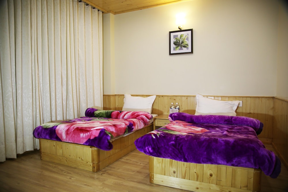 The Holiday Heights Manali 7/18
