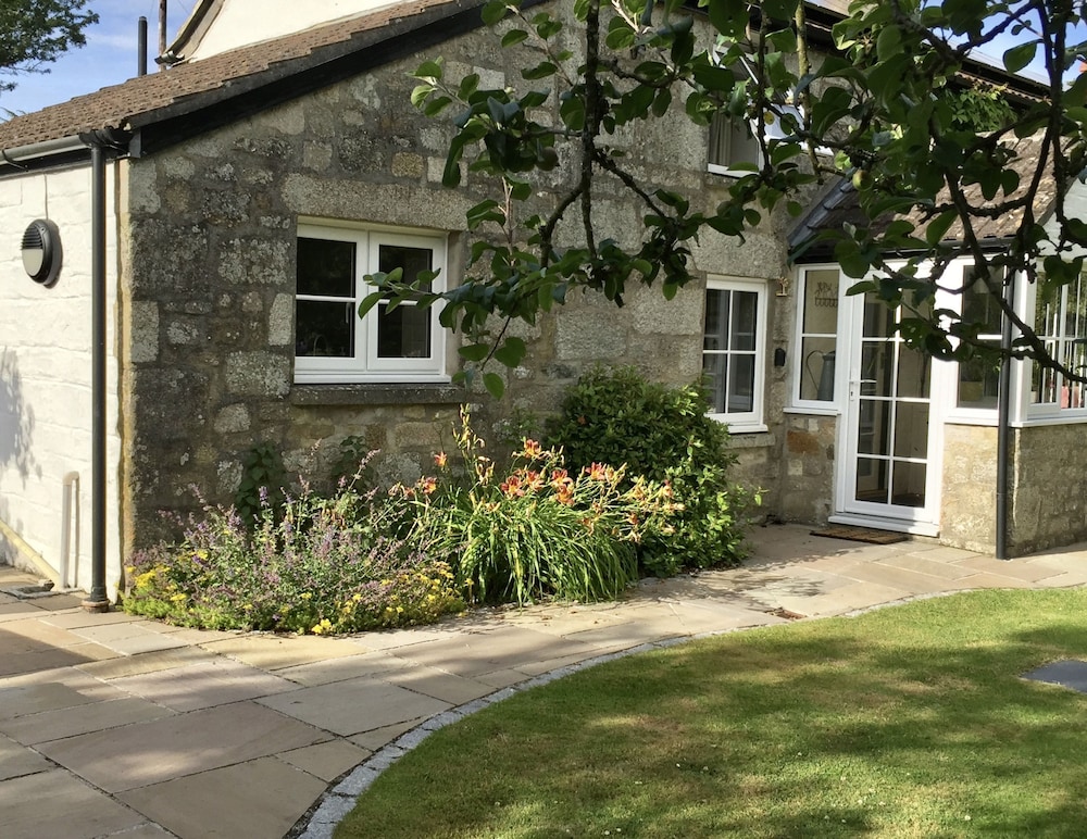 Tresowes Green Cottage 42/50