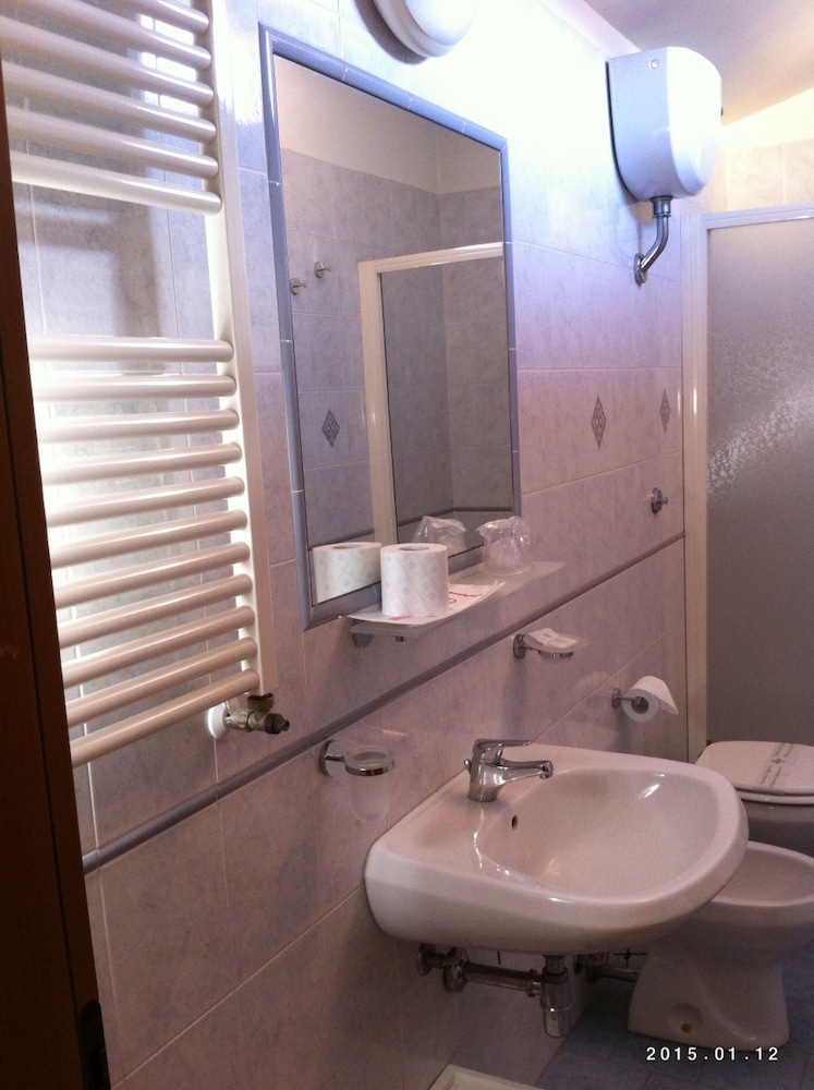 HOTEL LEOPOLDA 50/50