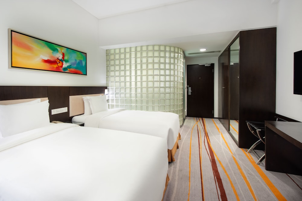 Holiday Inn Express Chengdu Gulou 24/72