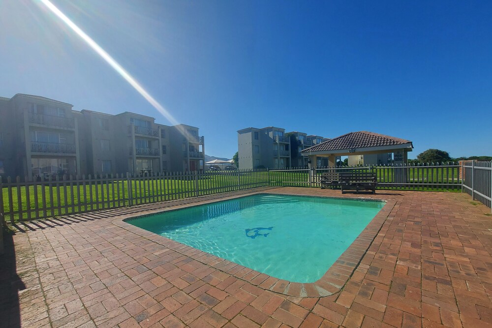 Hermanus Beach Club 11/50