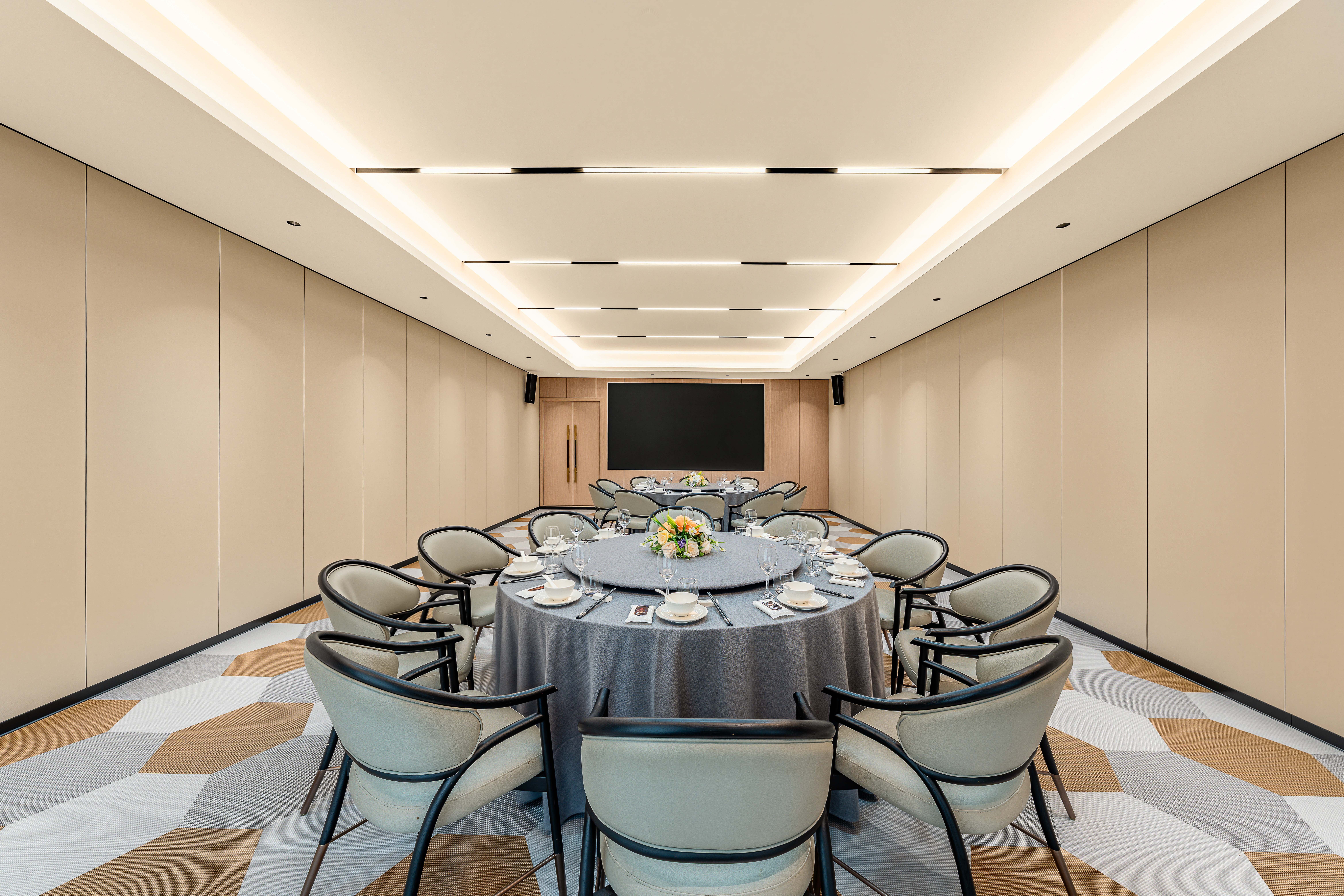 Holiday Inn Express Shanghai Hongqiao NECC 42/50