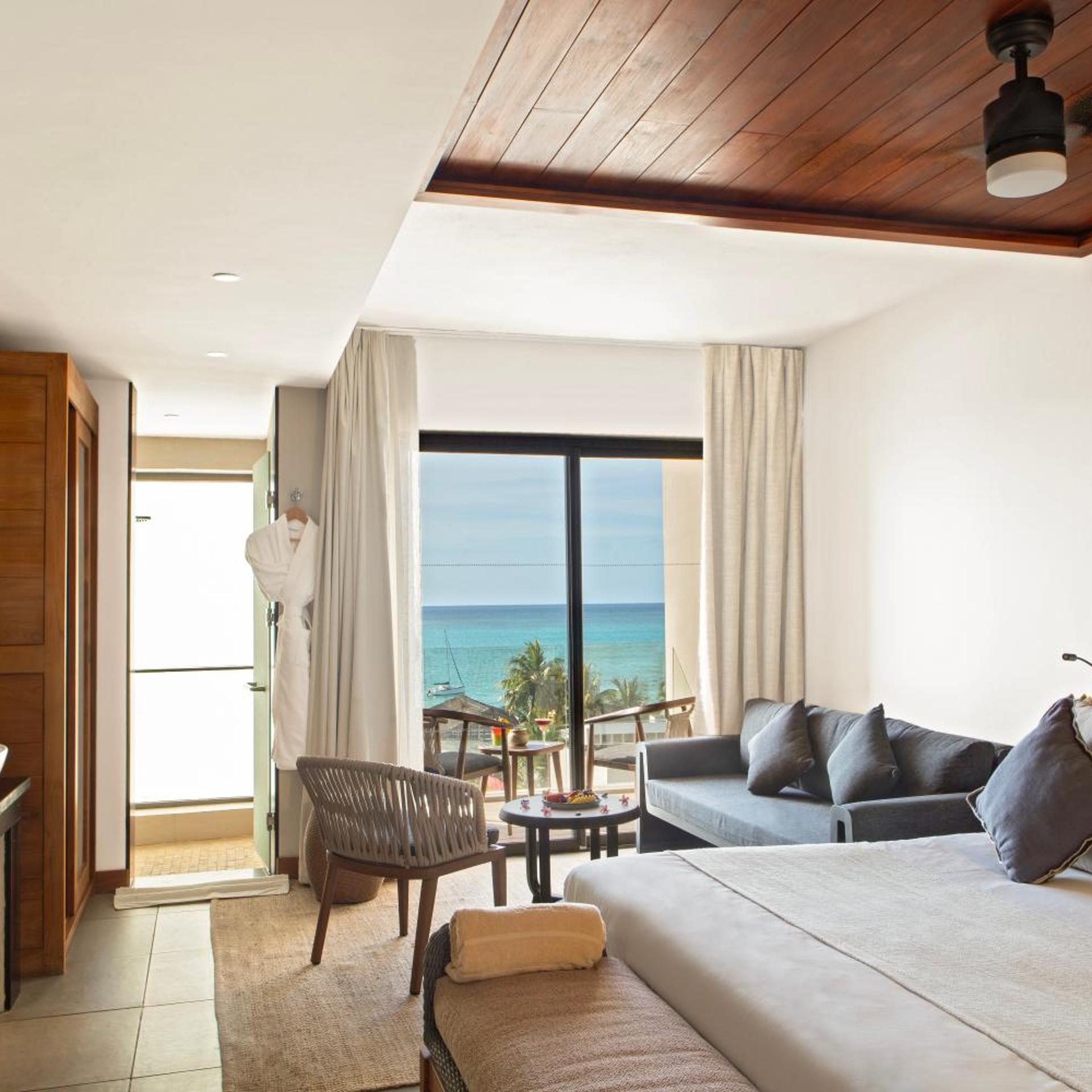 Suite, Sea View