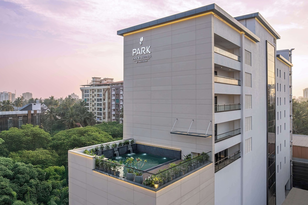 Park Inn & Suites by Radisson Thrissur East Fort 1/47