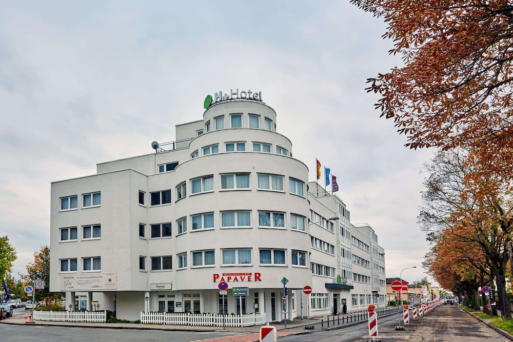 H+ Hotel Darmstadt photo2