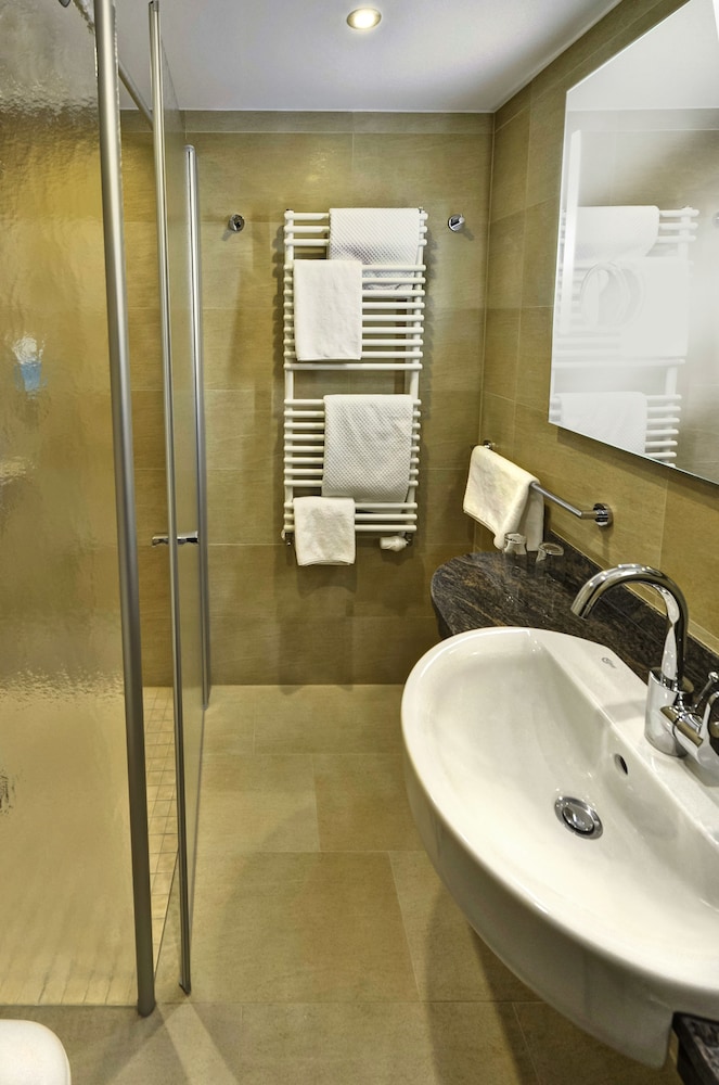 FALK SEEHOTEL PLAU AM SEE 49/50
