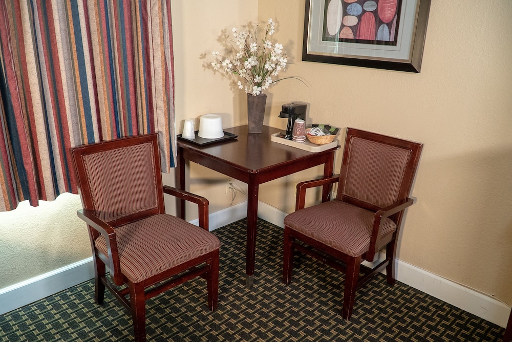 Sea Breeze Inn 45/64