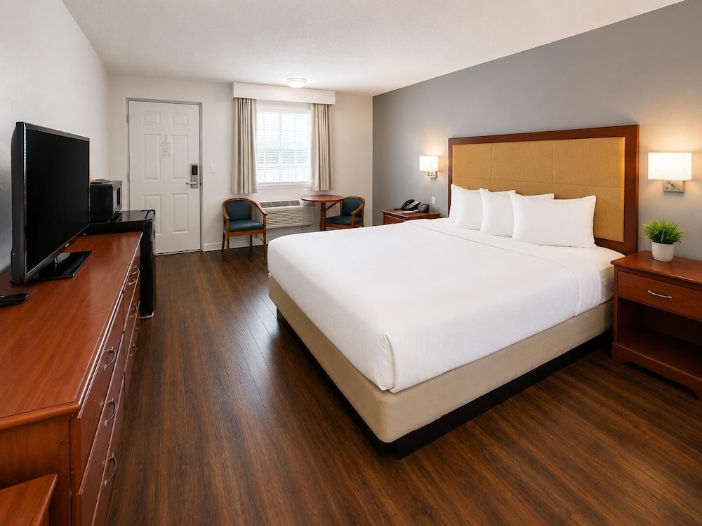 Evergreen Inn 10/50