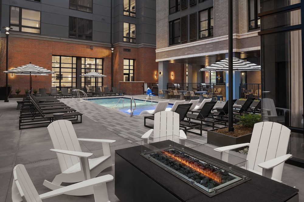 Hyatt House Raleigh Downtown / Seaboard Station 12/36