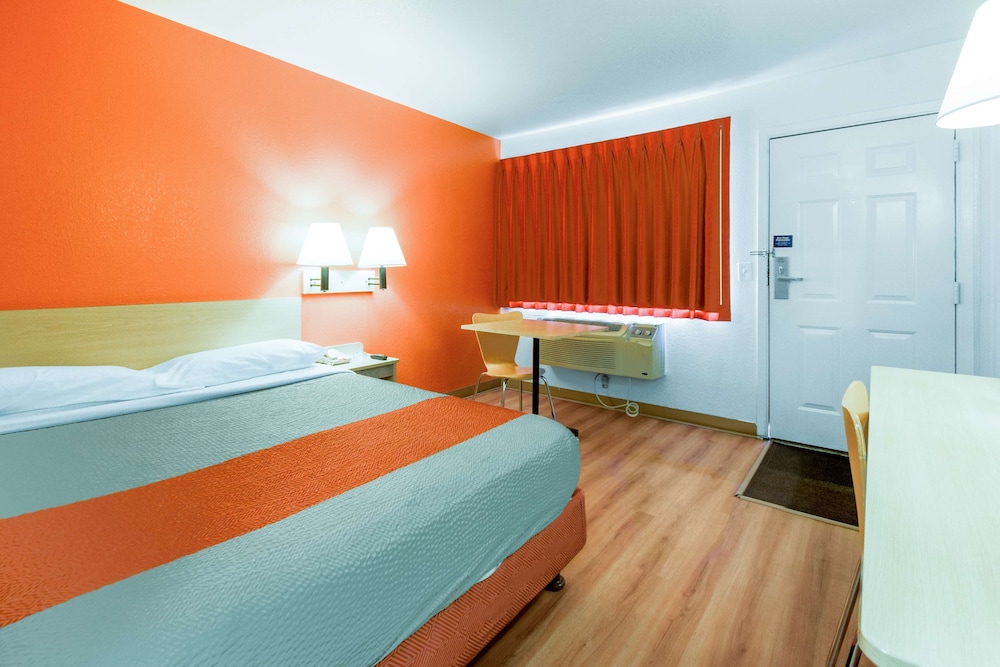 Motel6 Kelso, WA - Mt. St. Helens 15/45