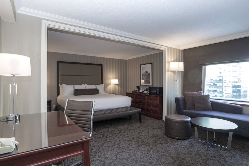 Sandman Signature Edmonton Downtown Hotel 35/46
