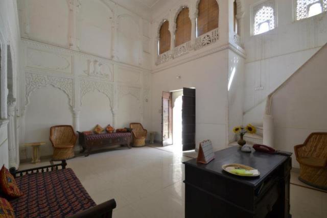 Rawla Mrignayani Palace 43/67