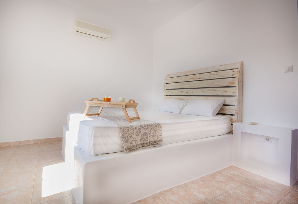 Silver, House, Double and Twin Beds