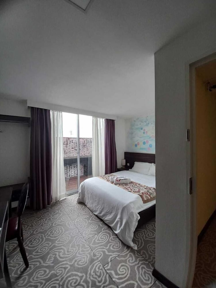 Natol Travelers & Business Inn 17/50