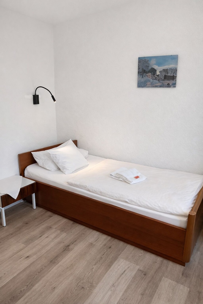 Hotel Haus Schwan 10/25