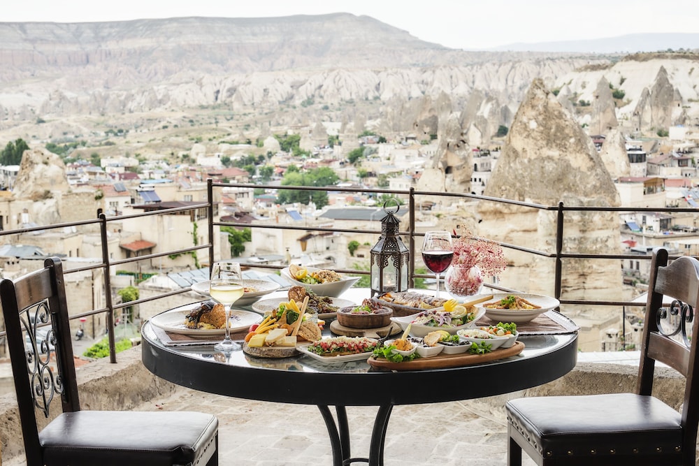 Sultan Cave Suites 63/77