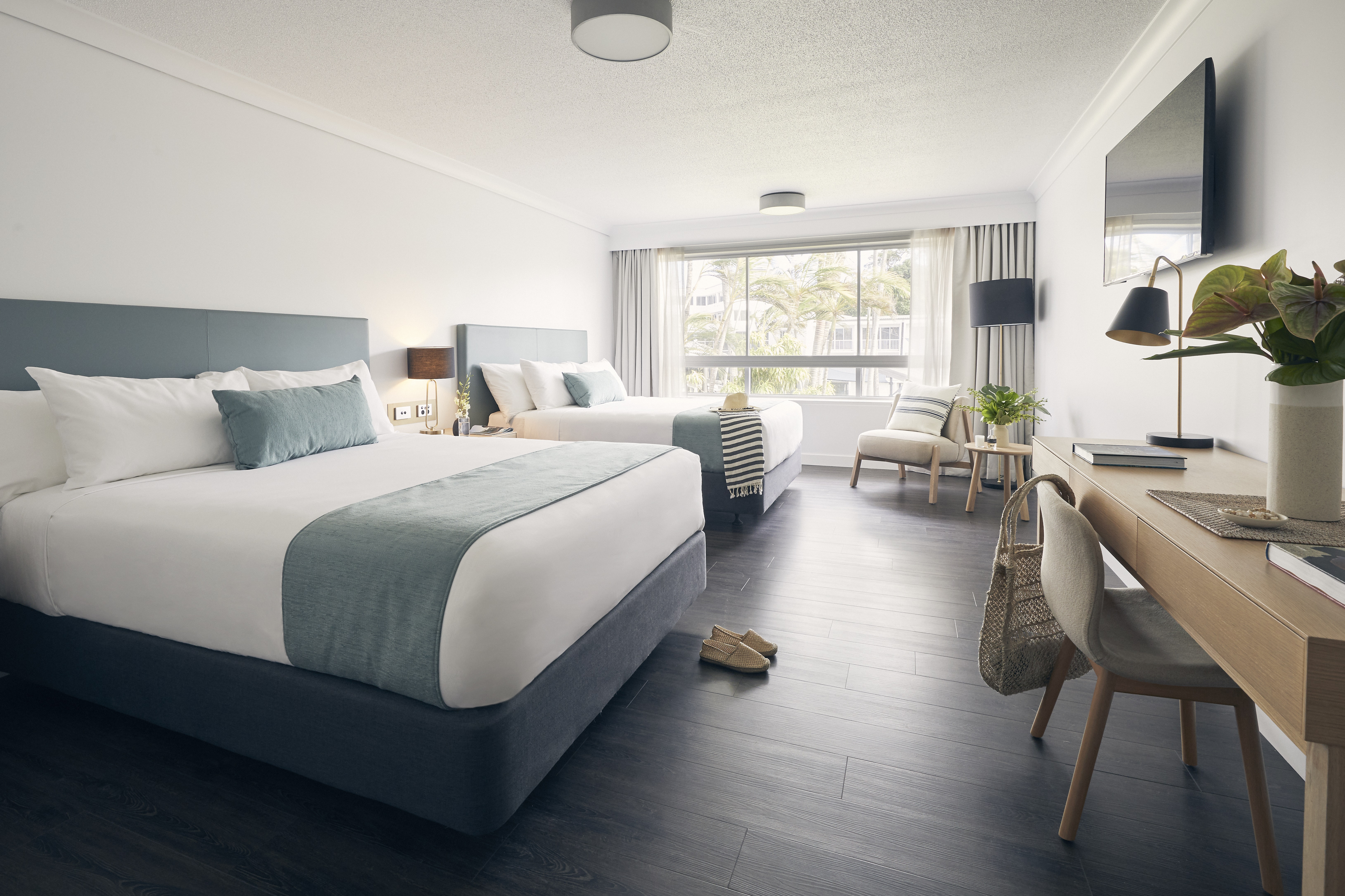 Resort, Twin Beds