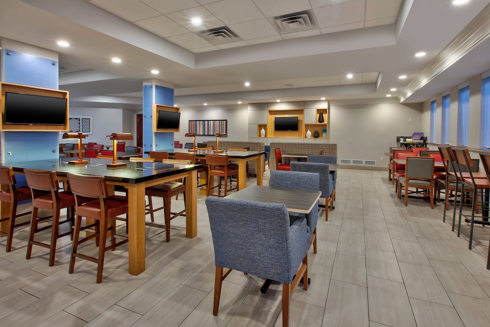 Holiday Inn Express Philadelphia-Midtown 48/77