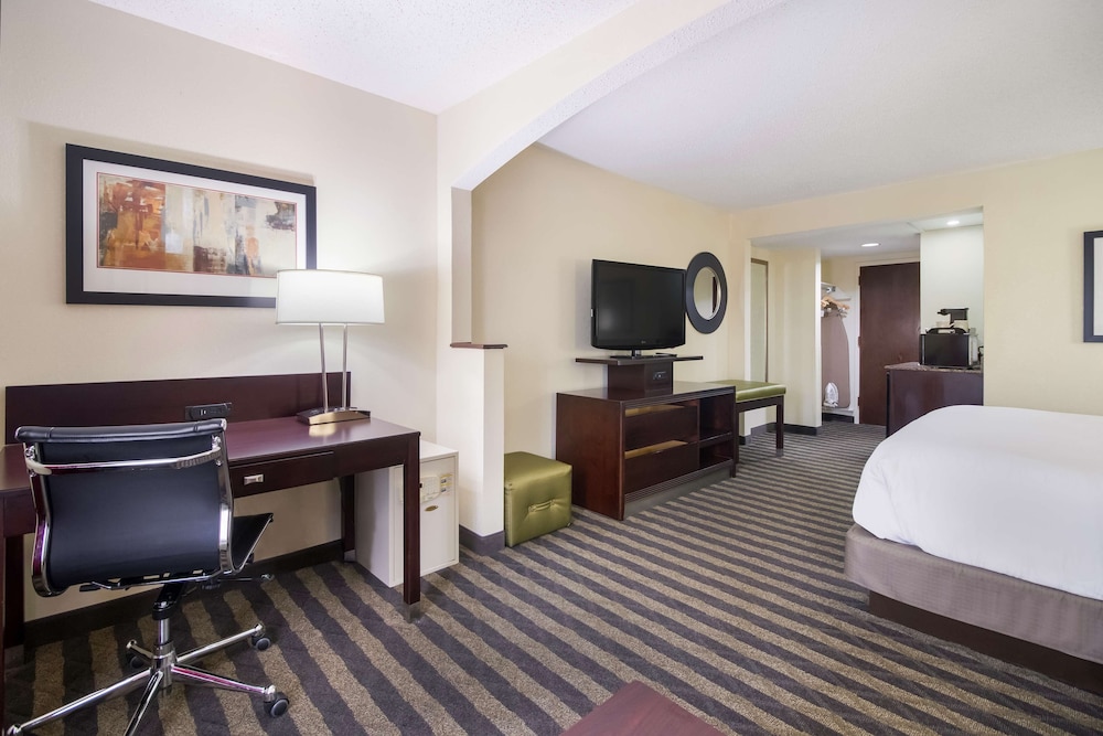 Best Western Suites Near Opryland 25/49