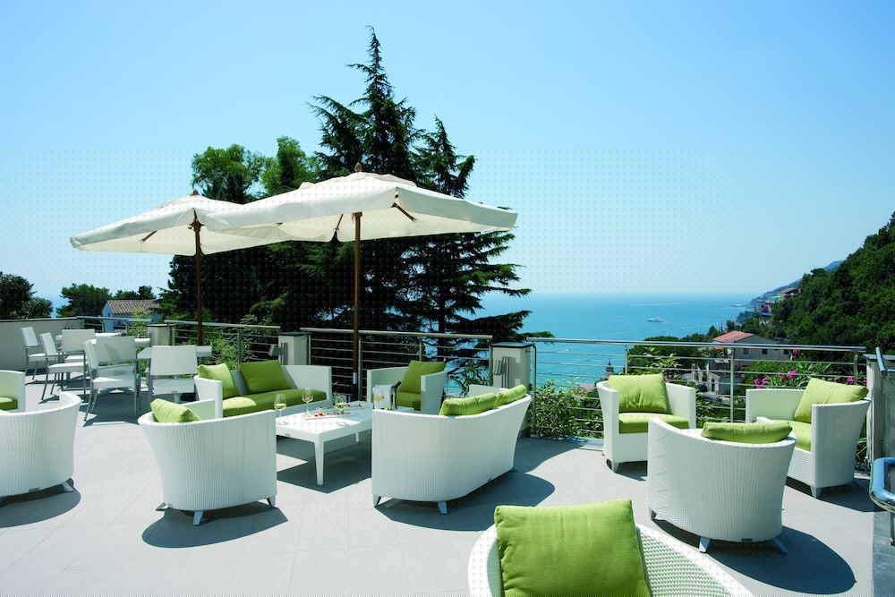 Paradiso Relais Hotel 6/92