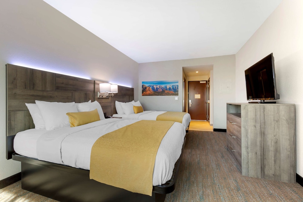 Best Western Plus Executive Residency Phoenix North Happy Valley 16/48