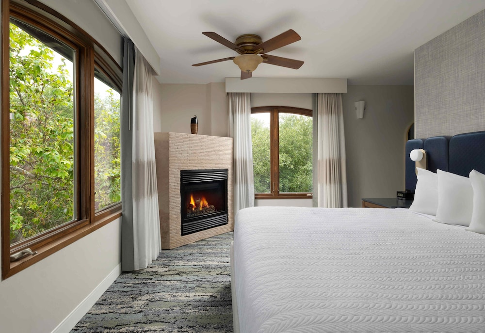 Suite, King Bed