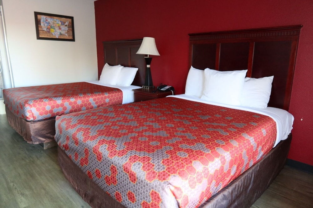 Econo Lodge Inn & Suites Evergreen 15/24