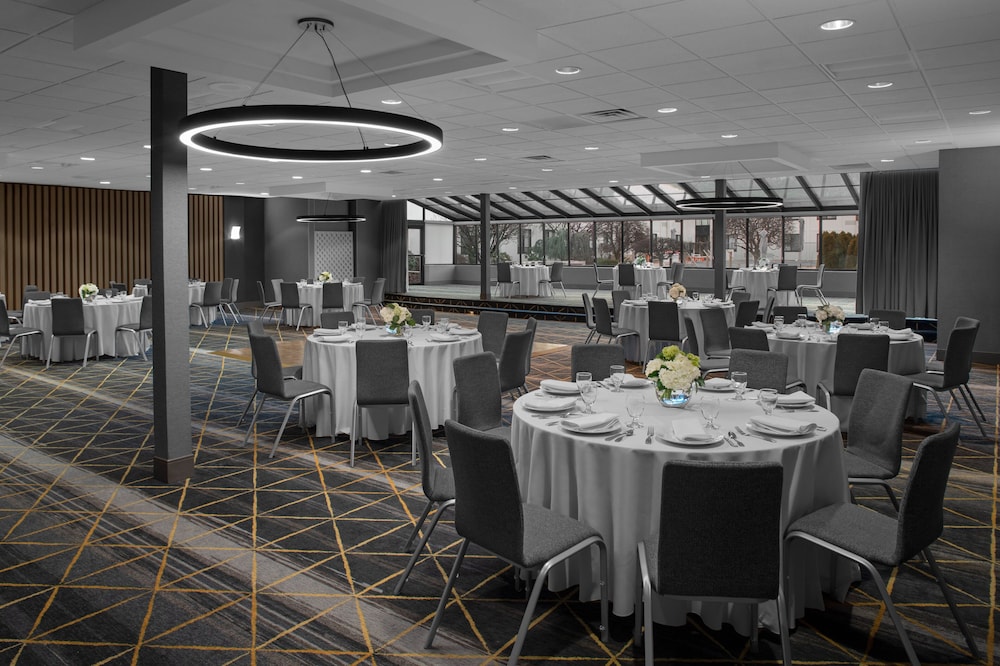 Holiday Inn Hasbrouck Heights Hotel 33/40