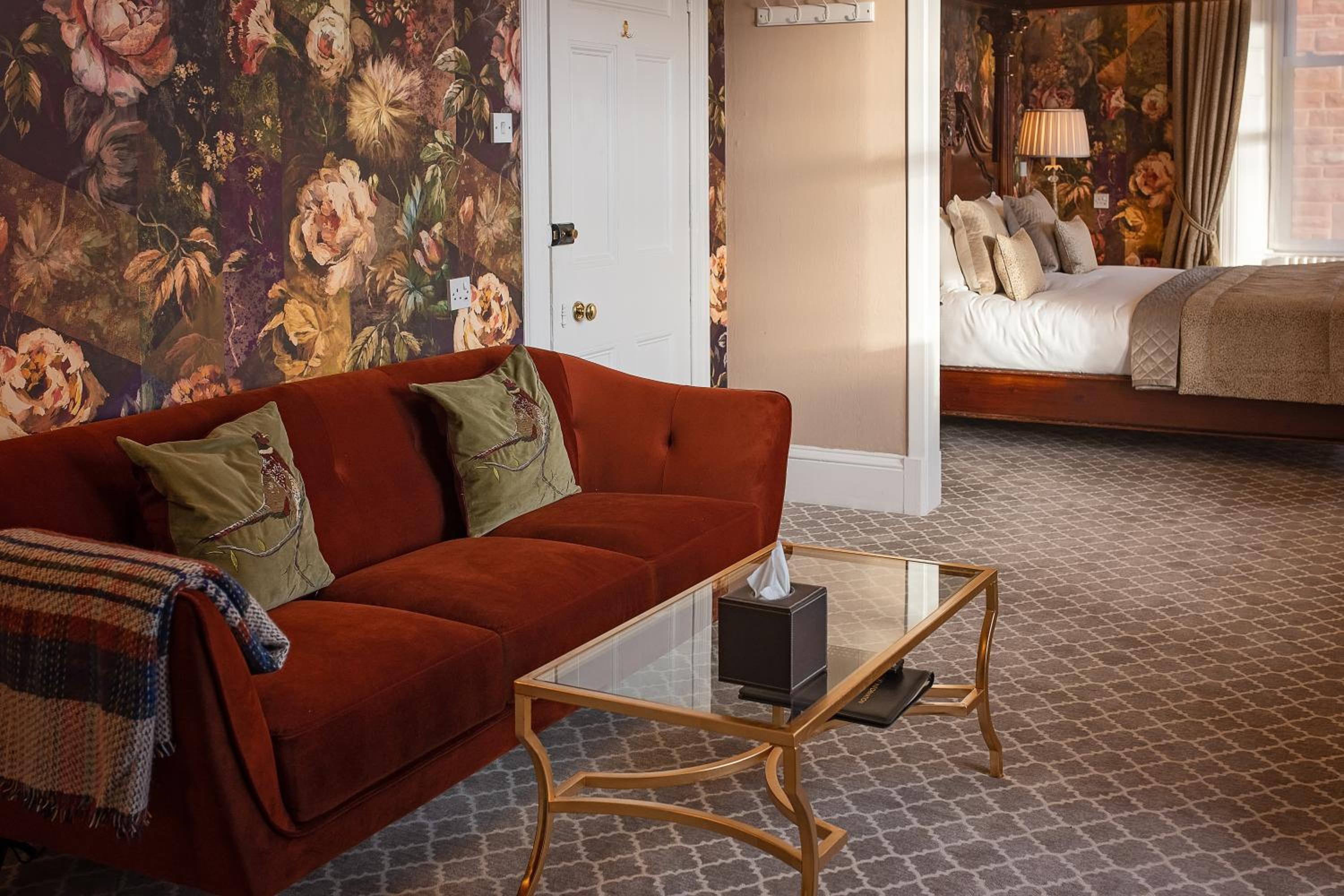 Glenesk Hotel 27/50