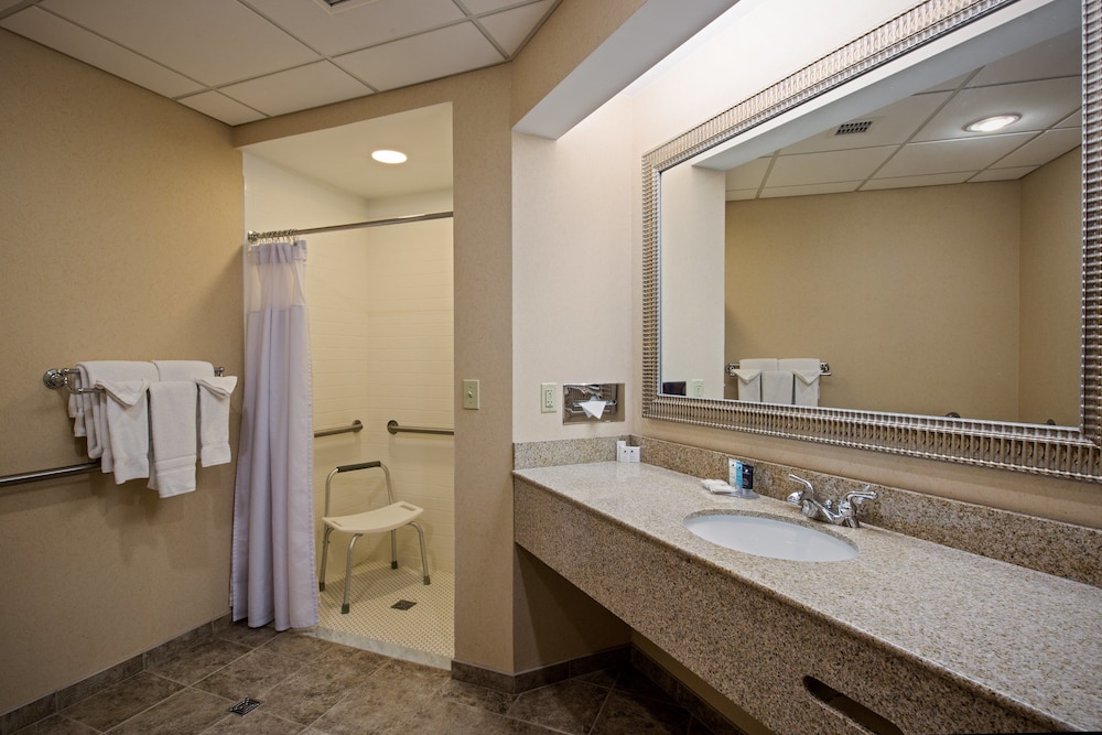 Crowne Plaza Lake Placid 17/67