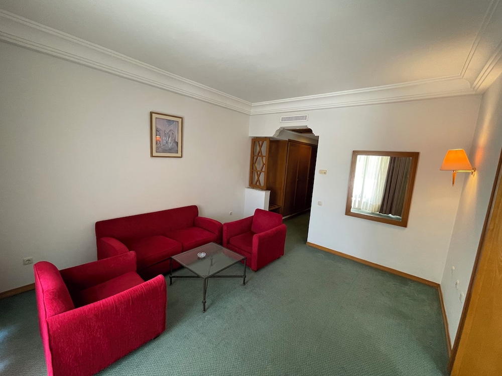 Marina Palace 48/69