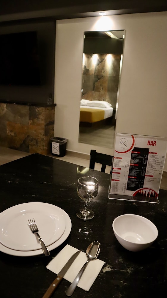 Hotel Myst 21/25