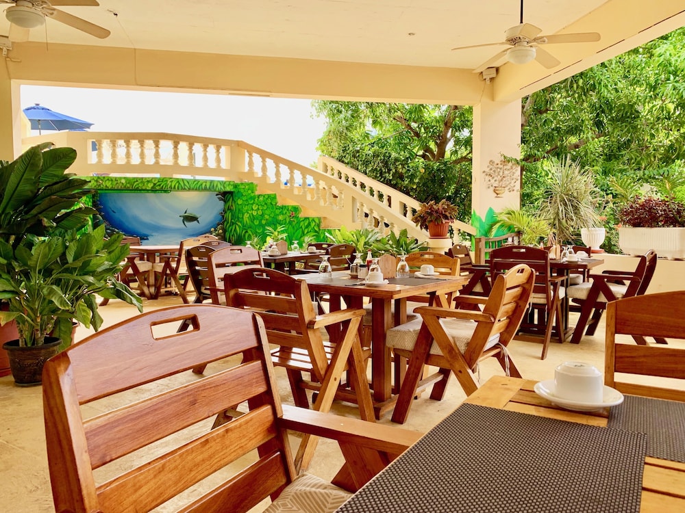 The Westender Inn 42/69