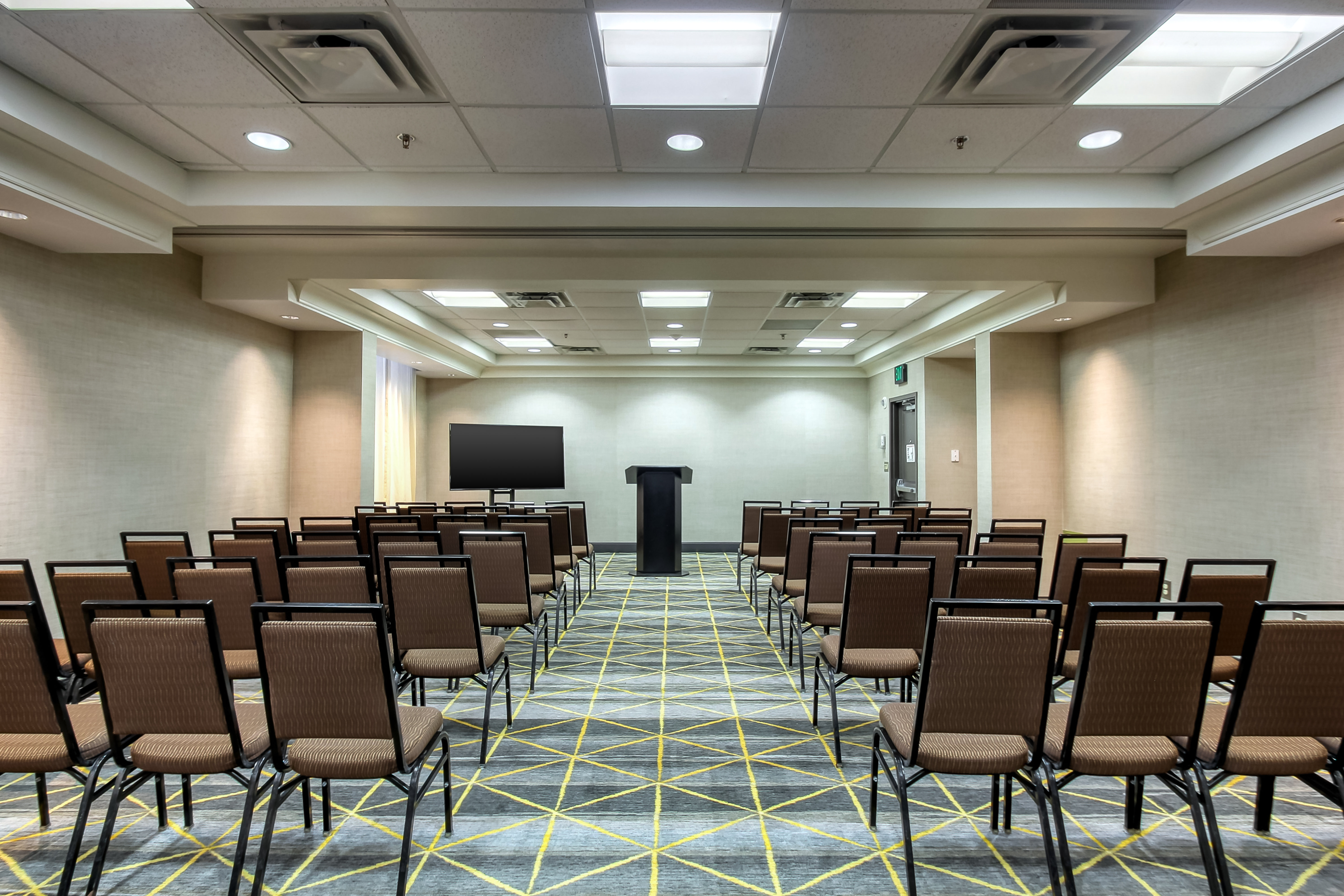 Holiday Inn Hotel Suites Atlanta Airport North 26/42