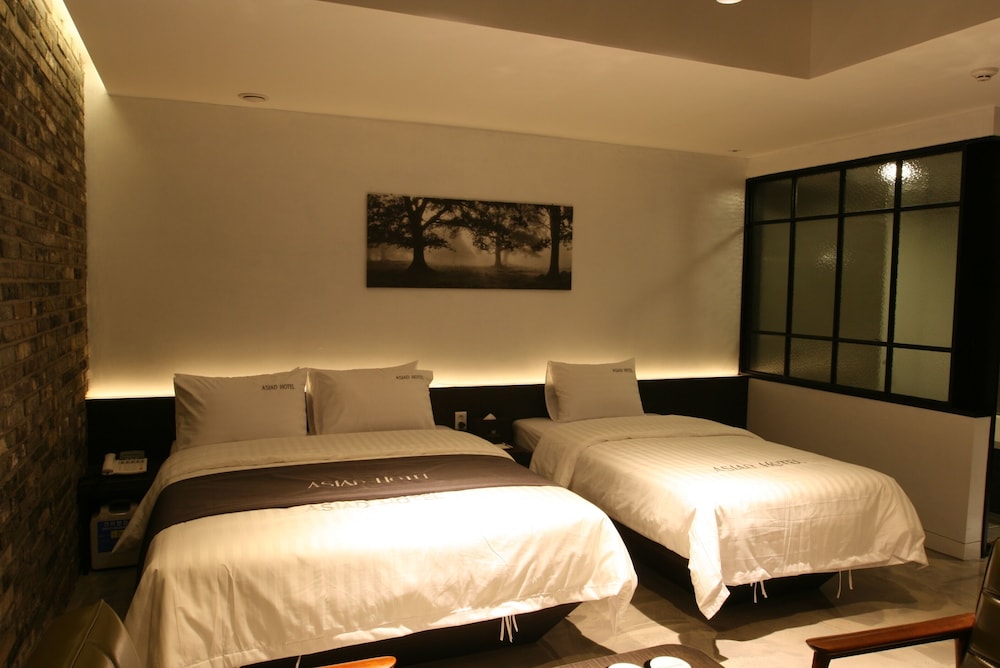 Hotel Asiad 4/32