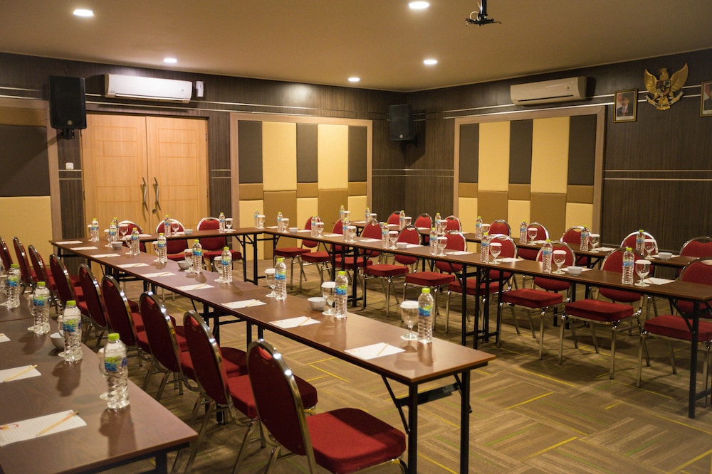 Green Red Hotel Syariah Jombang 66/73