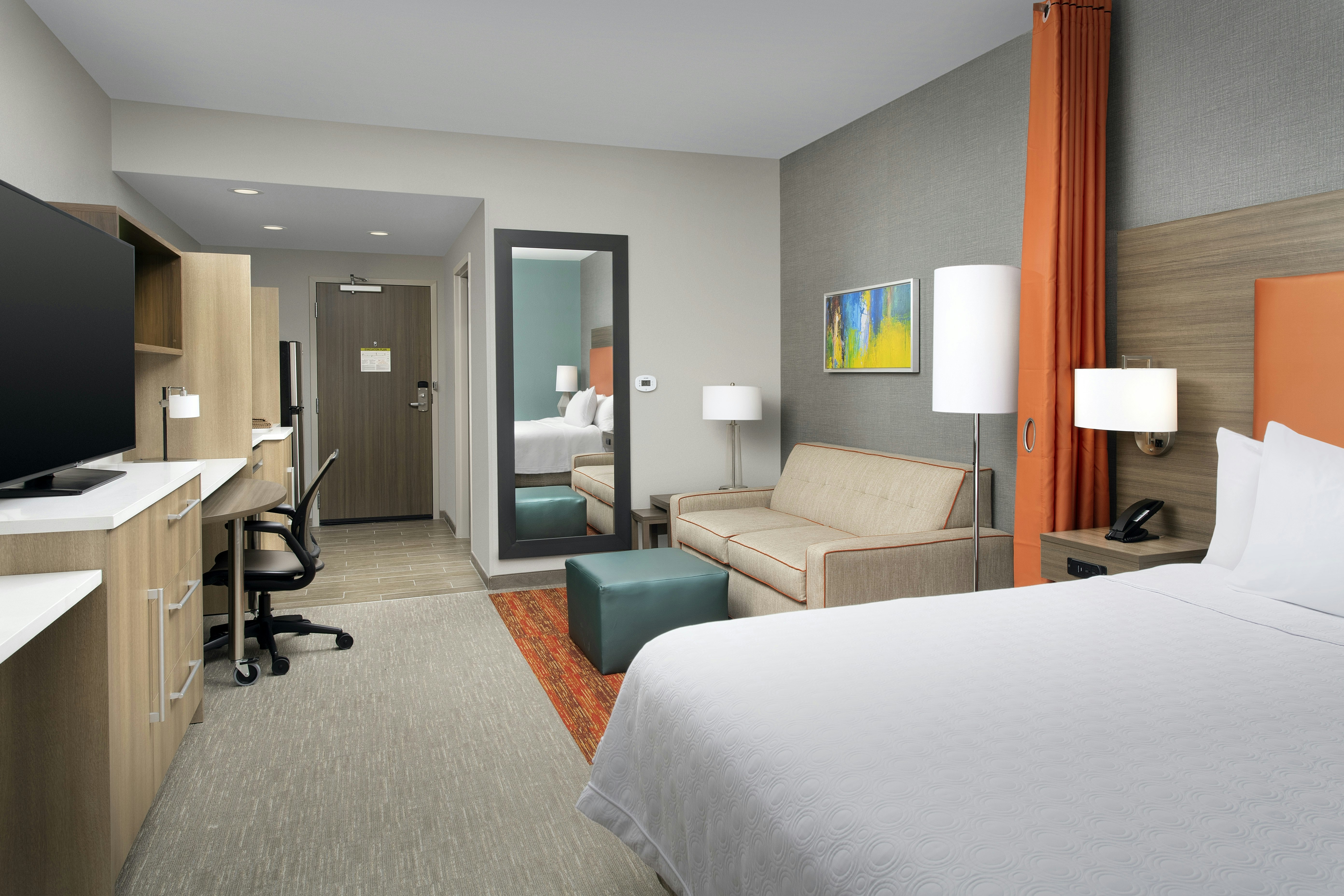 STUDIO, SUITE, KING BED