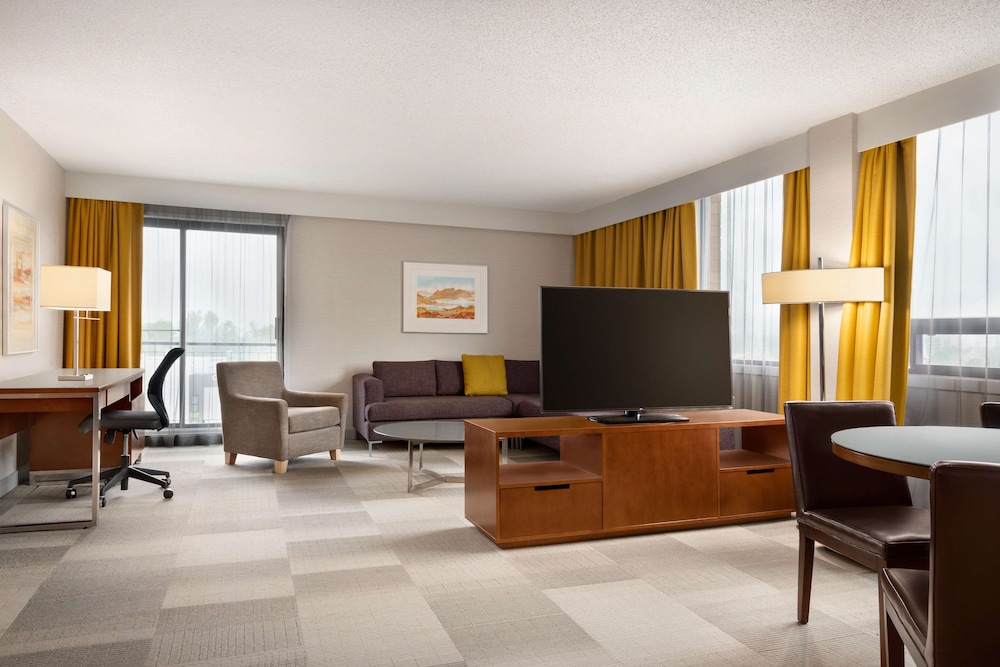 Coast Prince George Hotel by APA 44/50