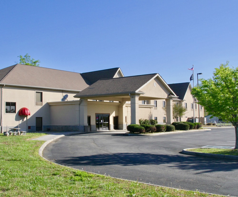 Grand Vista Hotel and Suites 1/61