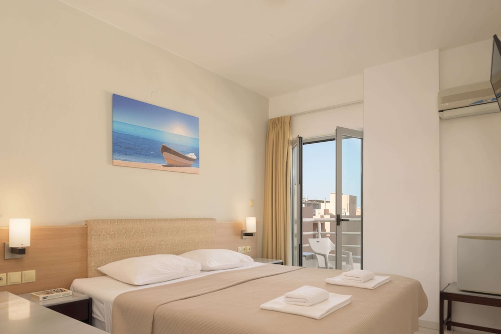 Sergios Hotel 17/63