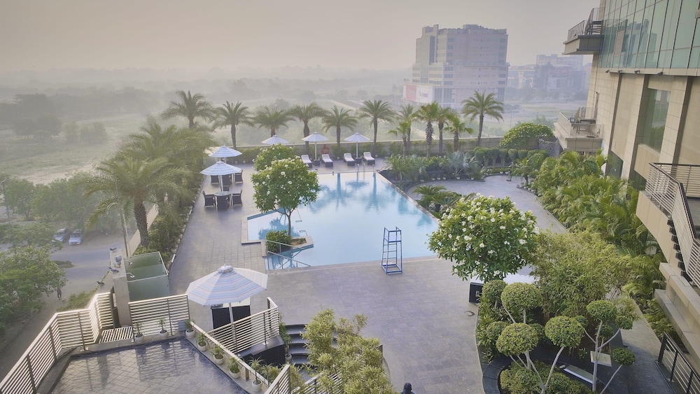 Crowne Plaza Rohini 69/73