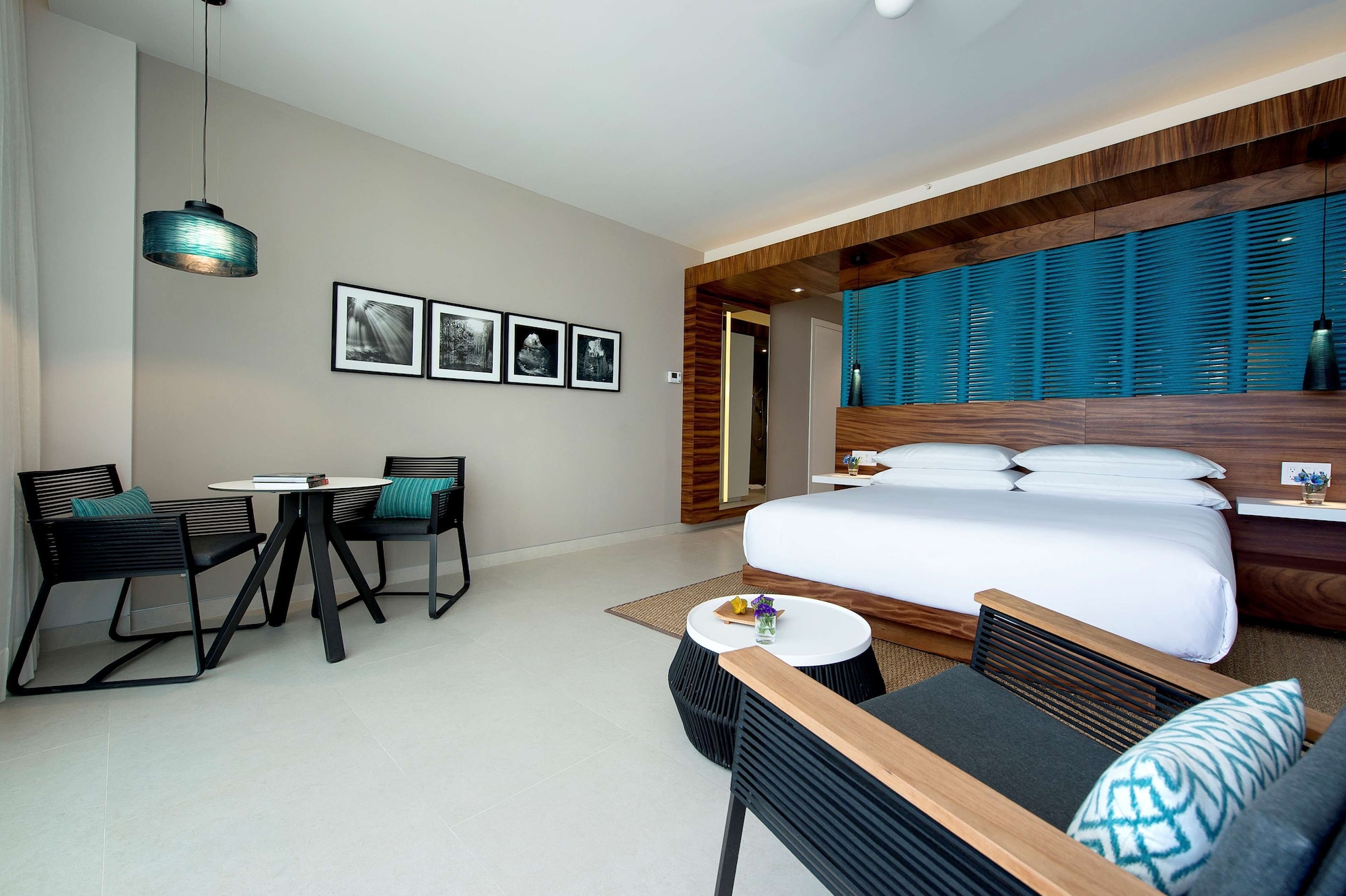 Swim Up, King Bed