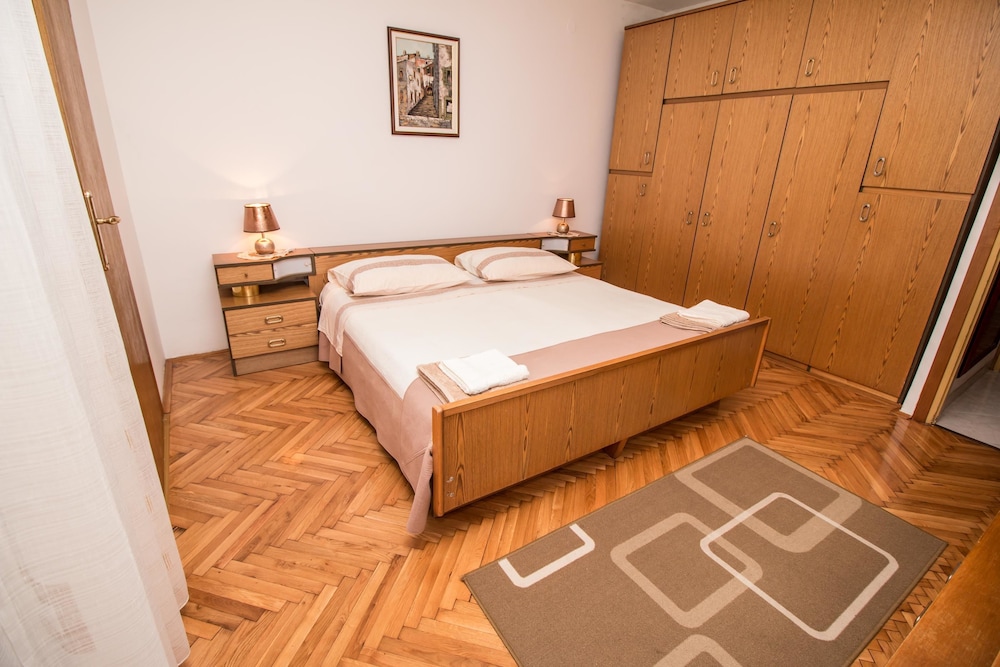 APARTMENT DIVNA 29/66