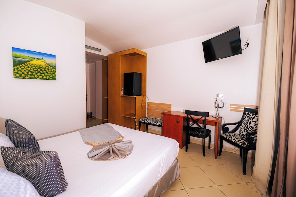 Hotel Jardy 14/56