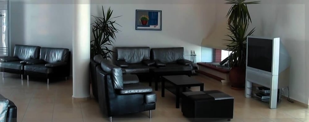 Xenios Dolphin Beach Hotel 39/68