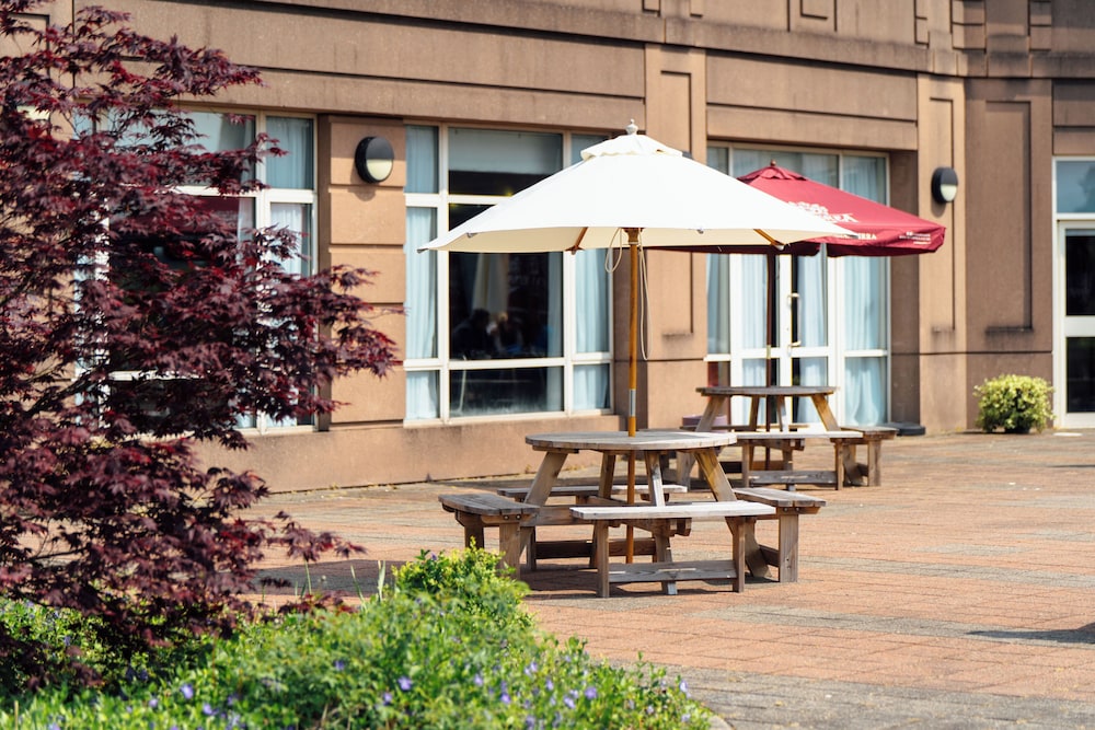 The Golden Jubilee Hotel 47/50