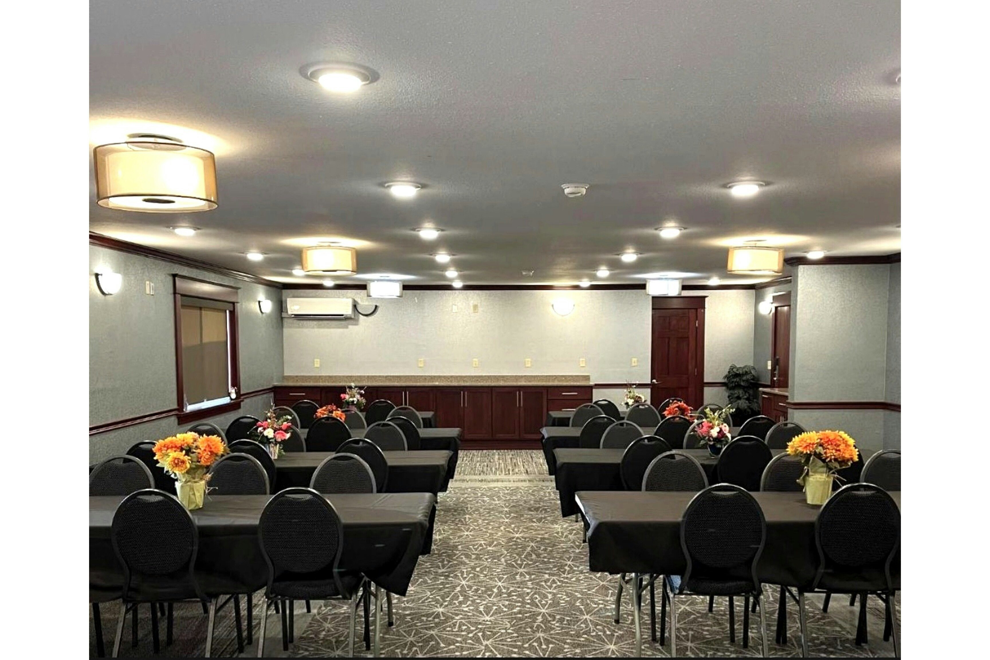 Fireside Inn & Suites 77/88