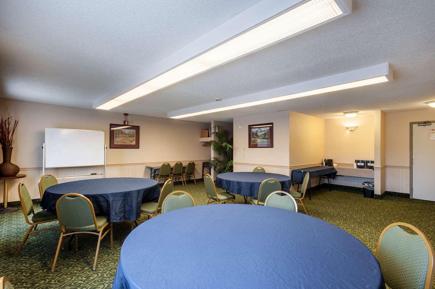 SureStay by Best Western SeaTac Airport North 10/18